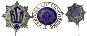 Deutschland
Drittes Reich, 1933-1945
3 Abzeichen: Danziger Luftschutzbund, Reichsluftschutzbund (große und kleine Version).
vorzüglich, erstere sel...