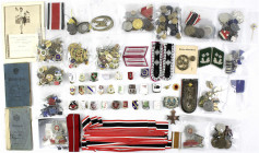 Lots
Deutschland
Posten von hunderten Abzeichen/Pins, Ehrenzeichen, Uniformknöpfen, Effekten, Ordensbändern, Miniaturen, etc. Bitte besichtigen.
un...