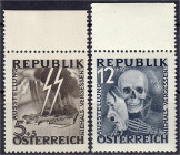 Ausland
Österreich
Blitz und Maske 1946, postfrischer Luxussatz vom Oberrand, ungefaltet, unsigniert.
** Michel VI - VII.