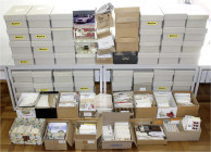 Briefe
Lots und Sammlungen Allgemein
Alle Welt: Riesiger Nachlaß mit geschätzten 20.000 Belegen in ca. 100 Schuhkartons, enthalten sind neben zahlre...