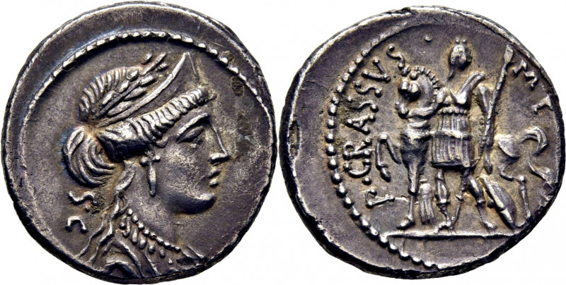 ROMA REPÚBLICA. Licinia. Denario. Hacia 92 a.C. Cabeza de Venus con laurel y dia...