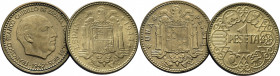 ESTADO ESPAÑOL. 1 peseta. 1944 y 1947*19-48 con bisel muy pronunciado en anverso. Lote de 2
