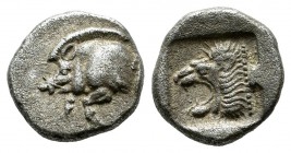 Mysia, Kyzikos. ca.480 BC. AR Diobol (10mm, 1.21g). Forepart of boar left with tall mane and dotted truncation, to right, tunny upward / Head of roari...