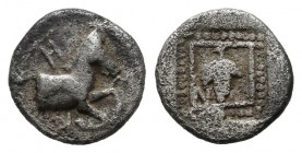 Troas, Skepsis. ca.450 BC. AR Obol (8mm, 0.56g). Homonoia with Neandreia. SKH, forepart of horse right / Grape cluster; N to left; all within concentr...