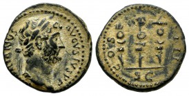 Hadrian, AD.117-138. Æ (17mm, 3.26g), Quadrans. Rome mint. HADRIANVS AVGVSTVS P P. Laureate head right. / COS III / S C. Aquila between two signa. RIC...