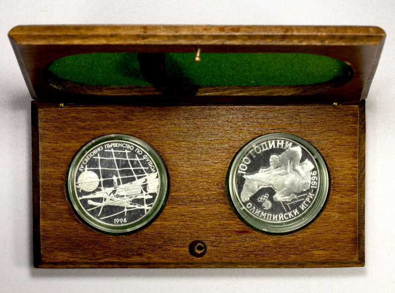 BULGARIA: Republic, 2-coin proof set, 1994/95, 1994 silver 500 leva, 15th World ...