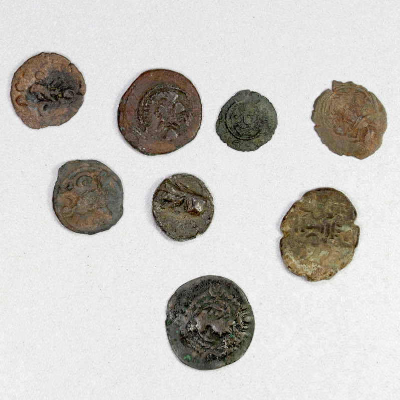 SASANIAN KINGDOM: LOT of 8 copper pashiz, according to the consignor, including ...