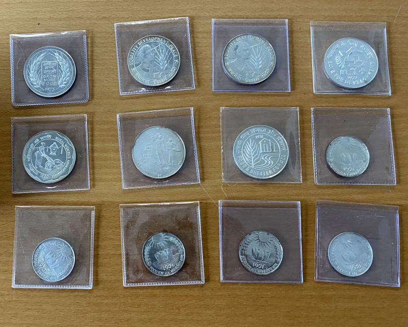 INDIA: Republic, LOT of 12 silver coins, including 10 rupees 1970 UNC (1), 1971 ...