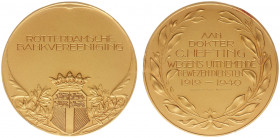 Historiepenningen - 1940 - Gouden beloningspenning van de Rotterdamsche Bankvereeniging voor C. Hefting - Vz Inscriptieruimte met de banknaam boven ee...