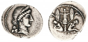 Julius Caesar (+44 BC) - AR Denarius (Spain 46-45 BC, 3.94 g) – Diademed head of Venus right, small Cupid at shoulder behind / CAESAR, trophy of Galli...