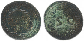 Augustus (27 BC - 14 AD) - AE Dupondius (Rome 17 BC, 12.26 g) - AVGVSTVS/ TRIBVNIC/ POTEST in three lines, within oak wreath / M SANQVINIVS Q F III VI...