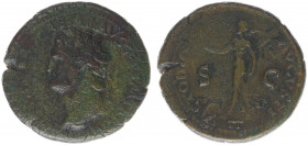 Nero (54-68) - AE Dupondius (Rome AD 64, 14,77 g) - NERO CLAVD CAESAR AVG GER P M TR P IMP P P, radiate bust left / VICTORIA AVGVSTI, Victory advancin...