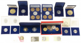 Lovely collection Dutch municipal jubilee medals, often complete with original packaging and leaflets - including sets: gold-silver-bronze Surhuisterv...