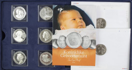 Collection sterling silver tokens 'Het leven van Juliana' - 24 pieces in luxury box add. 10 euro 2004