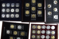 Collection medals from 'Edel collecties' and ' Nederlands munthuis' with diff. subjects in luxury presentation box a.w. 'Nederland in oorlog', '200 ja...