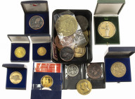 Lot of ca. 22 medals incl. Pausbezoek Utrecht 1985 (2x), Beloningspenning PTT 1986, 75 jaar HIJSM Wienecke 1914, J.P. Coen, Beethoven en Amsterdam 700