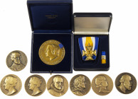 Lot consisting of 7 bronze medals 'Members of the Royal Family' (Wienecke/ Gerritsen & Van Kempen), reward medal Queen Juliana in box by Wenckebach/ '...