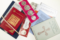 Canada - Box with Canada silver 5 & 10 Dollars Olympics, added some catalogues a.w. USA Red Book and serie of 11 medals 'Battles of the American Revol...