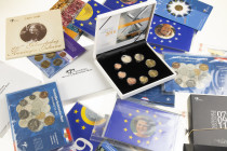 Euros - Box with various products KNM a.w. 5 and 10 euros in proof and proofsets