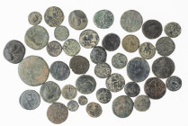 Ancient coins in lots - Greek / Hellenistic coinage - A mixed lot ancient mainly Greek bronzes, mainly small modules, several cities and eras - in tot...