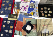 Euros - Box with various products KNM incl. Proofsets, Euro's etc., added some other coins and Euro's