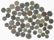 Ancient coins in lots - Roman coinage - A mixed and nice lot mainly Roman bronzes, Folles and Antoniniani, mainly small modules but nice grades, many ...