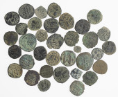 Ancient coins in lots - Byzantine coinage - A nice collection of Byzantine middle and larger modules (Folles), several emperors and mints - in total 3...