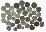 Ancient coins in lots - Byzantine coinage - A nice collection of Byzantine middle and larger modules (Folles), several emperors and mints - in total 4...
