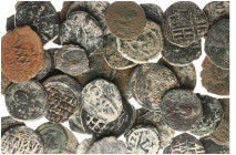 Ancient coins in lots - Byzantine coinage - A lot with Byzantine bronzes, mainly Folles, in several grades, several rulers, nice for study! - in total...