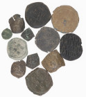 Ancient coins in lots - Byzantine coinage - A lot with Byzantine bronzes, from the normal Follis size down to fractional size, several rulers and mint...