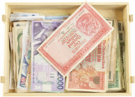 World - Box banknotes world including Hong Kong, China, Belgium, Austria, Surinam, etc.