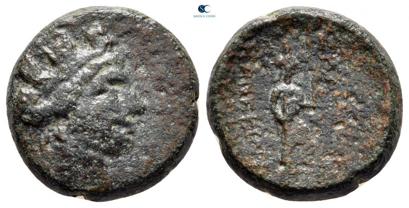 Ionia. Smyrna circa 75-50 BC. 
Bronze Æ

17 mm, 4,29 g



fine