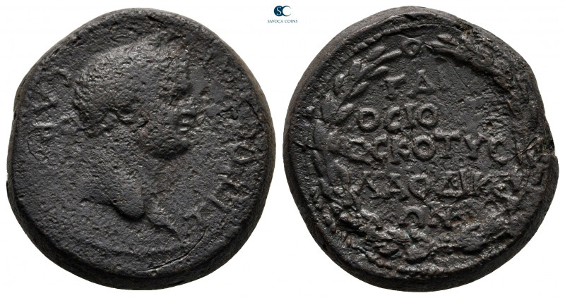 Phrygia. Laodikeia ad Lycum. Titus AD 79-81. 
Bronze Æ

24 mm, 12,08 g


...