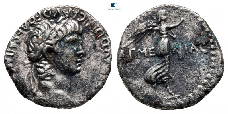 Cappadocia. Caesarea. Nero AD 54-68. 
Hemidrachm AR

14 mm, 1,60 g



ver...
