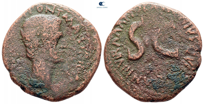 Augustus 27 BC-AD 14. Rome
As Æ

27 mm, 9,24 g



fine