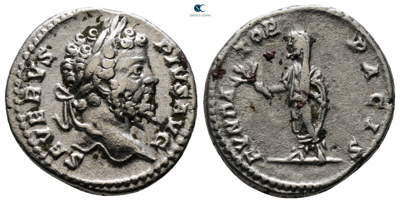 Septimius Severus AD 193-211. Rome
Denarius AR

19 mm, 3,28 g



very fin...
