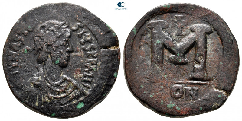 Anastasius I AD 491-518. Constantinople
Follis or 40 Nummi Æ

27 mm, 11,70 g...