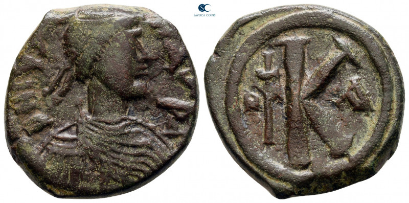 Justin I AD 518-527. Nikomedia
Half Follis or 20 Nummi Æ

25 mm, 9,48 g


...