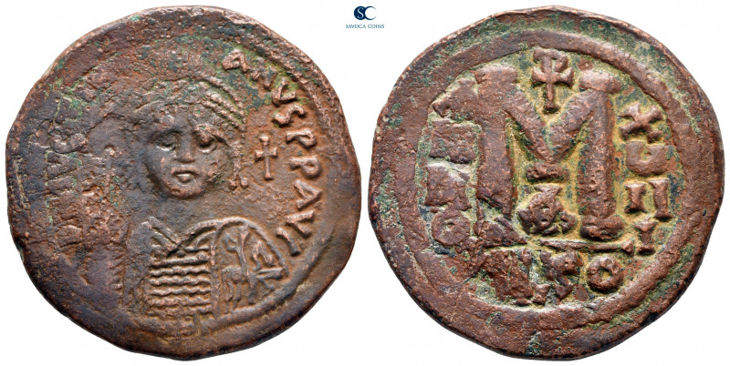 Justinian I AD 527-565. Nikomedia
Follis or 40 Nummi Æ

36 mm, 18,63 g


...