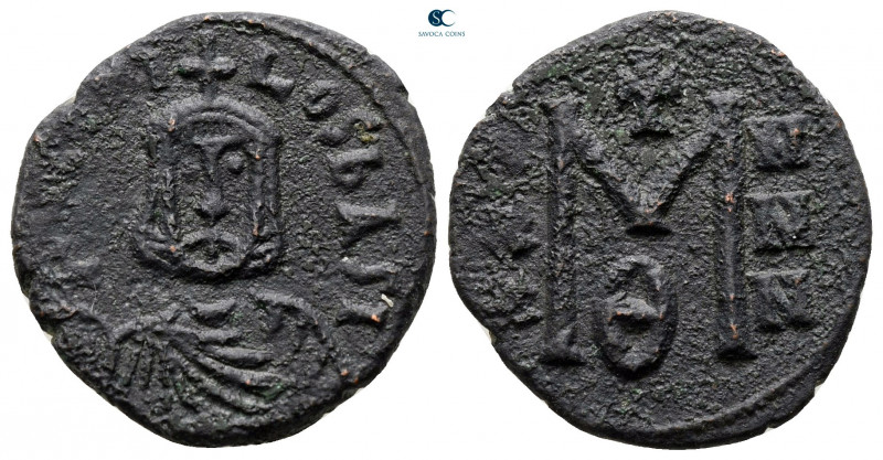 Theophilus AD 829-842. Syracuse
Follis Æ

20 mm, 3,61 g



very fine