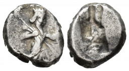 Lydia - AR Siglos (Period of Artaxerxes I-Darius III (ca. 450-330 BC), 5.6 g 14.4mm) - Archer (the Great King) kneeling right, holding spear and bow /...