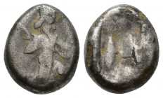 Lydia - AR Siglos (Period of Artaxerxes I-Darius III (ca. 450-330 BC), 4.9 g 14.5mm) - Archer (the Great King) kneeling right, holding spear and bow /...