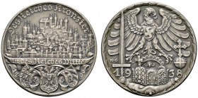 Deutsche Münzen und Medaillen ab 1871 
 Drittes Reich 
 Mattierte Silbermedaille 1938 von K. Goetz, auf die Überführung der Reichskleinodien nach Nü...