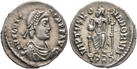 Flavius Victor, 387-388. Siliqua (Silver, 18 mm, 1.89 g, 12 h), Treveri. D N FL VIC-TOR P F AVG Pearl-diademed, draped and cuirassed bust of Flavius V...