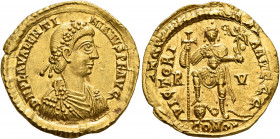 Valentinian III, 425-455. Solidus (Gold, 22 mm, 4.44 g, 7 h), Ravenna, circa 430-445. D N PLA VALENTI-NIANVS P F AVG Pearl-and-rosette-diademed, drape...