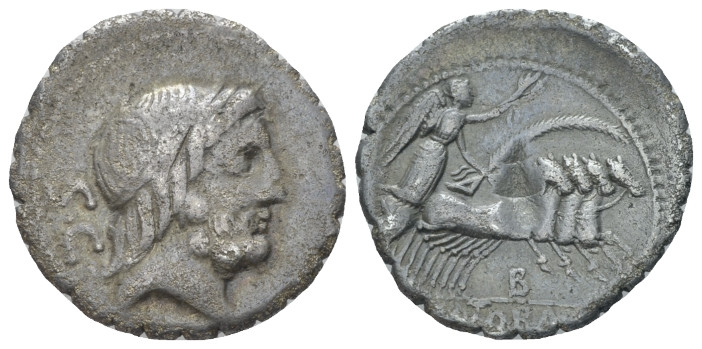 Q. Antonius Balbus. Denarius serratus circa 83-82, AR 19.00 mm., 3.33 g.
Laurea...