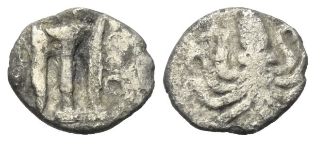 Bruttium. Kroton.

 Triobol (Silber). Ca. 525 - 425 v. Chr.
Vs: Dreifuß mit R...