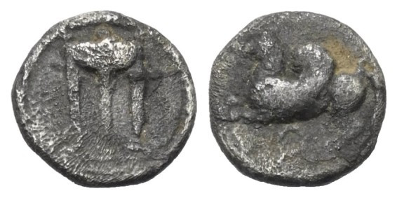 Bruttium. Kroton.

 Triobol (Silber). Ca. 525 - 425 v. Chr.
Vs: Dreifuß mit R...