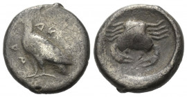 Sizilien. Akragas.

 Didrachme (Silber). Ca. 480 - 470 v. Chr.
Vs: Adler nach links stehend, dahinter Ethnikon.
Rs: Krabbe in vertieftem Rund.

...
