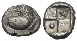 Thrakien. Thrakischer Chersones.

 Hemidrachme (Silber). Ca. 386 - 338 v. Chr.
Vs: Löwenvorderteil mit zurückgewendetem Kopf nach rechts.
Rs: Vier...